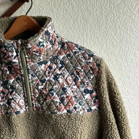 Vera Bradley Floral and Sherpa Pullover - Picture 2 of 4